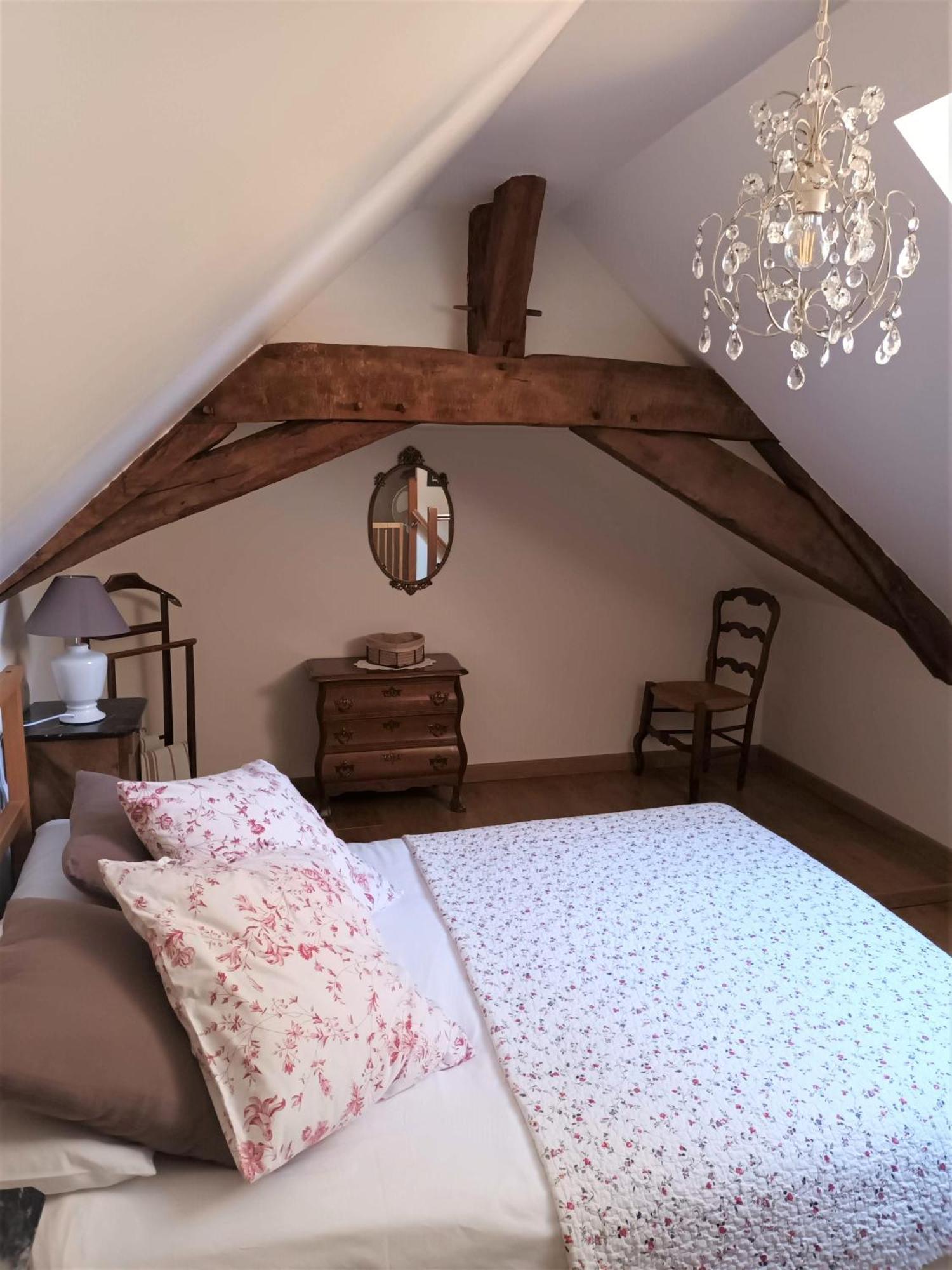 Le Logis Du Pressoir Self Catering Gites In Beautiful 18Th Century Estate In The Heart Of The Loire Valley With Heated Pool And Extensive Grounds. Les Bois-d'Anjou Quarto foto