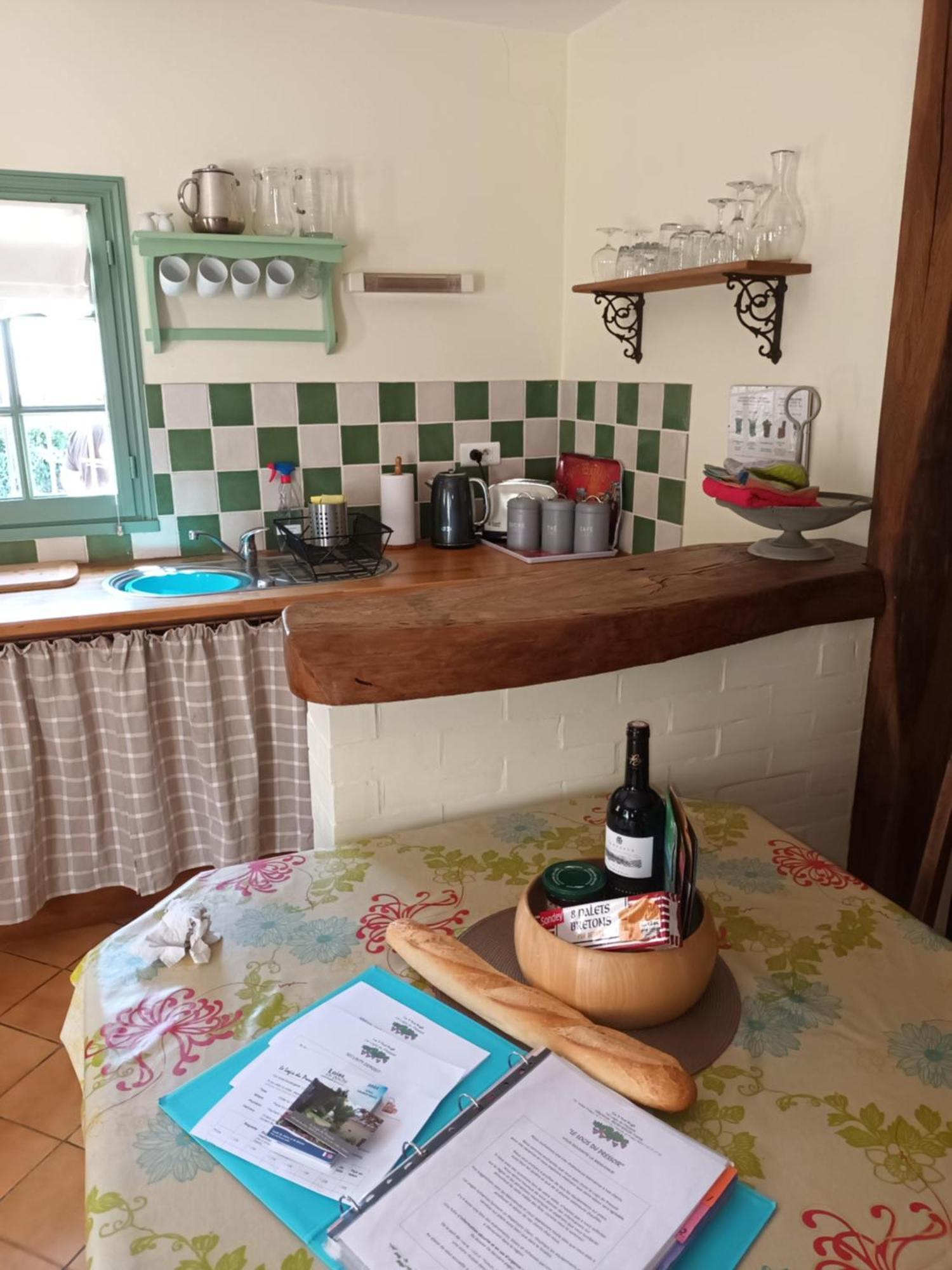 Le Logis Du Pressoir Self Catering Gites In Beautiful 18Th Century Estate In The Heart Of The Loire Valley With Heated Pool And Extensive Grounds. Les Bois-d'Anjou Quarto foto