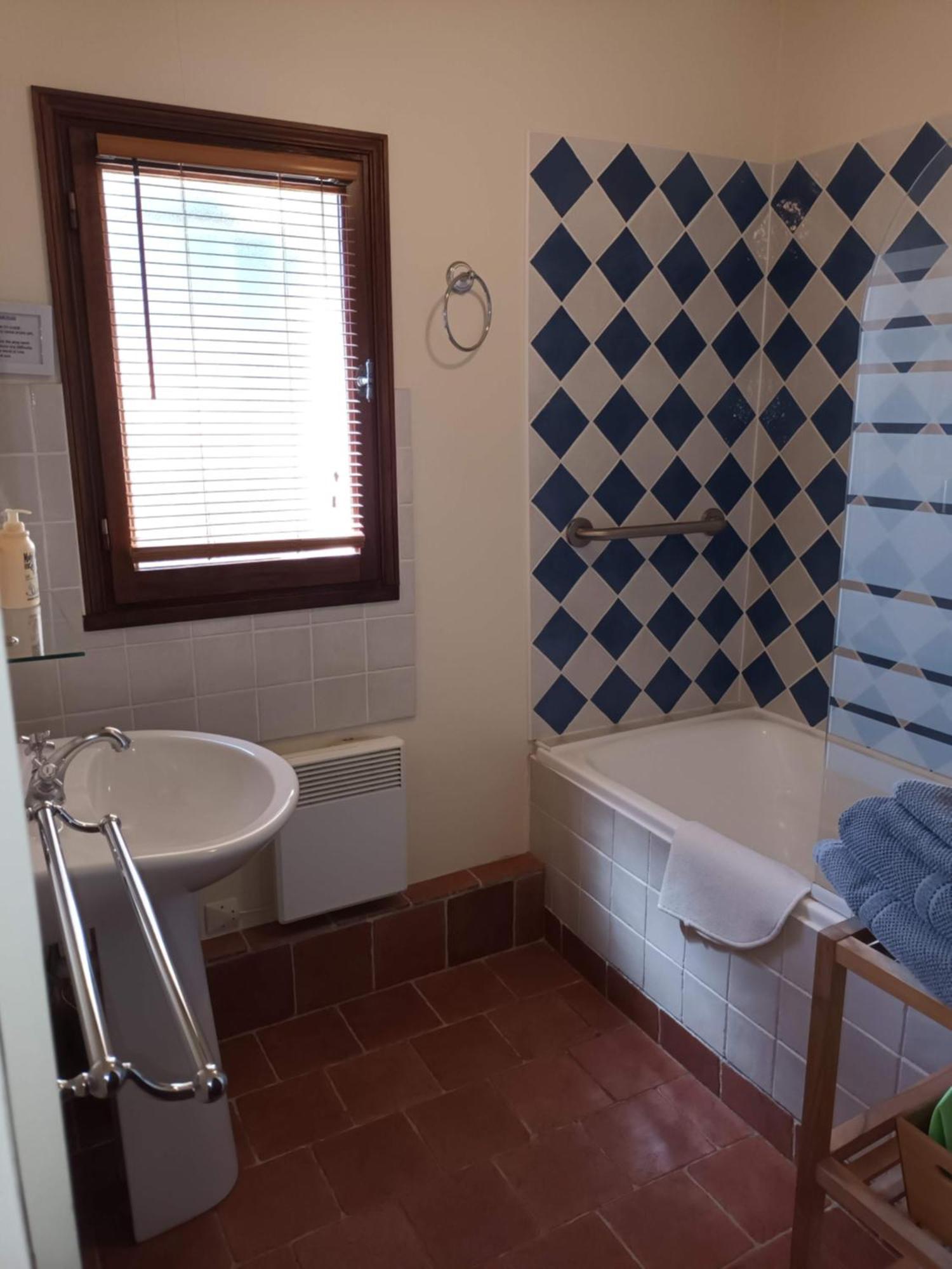 Le Logis Du Pressoir Self Catering Gites In Beautiful 18Th Century Estate In The Heart Of The Loire Valley With Heated Pool And Extensive Grounds. Les Bois-d'Anjou Quarto foto